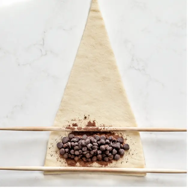 Step 1: Filling the pastry strips with chocolate and espresso