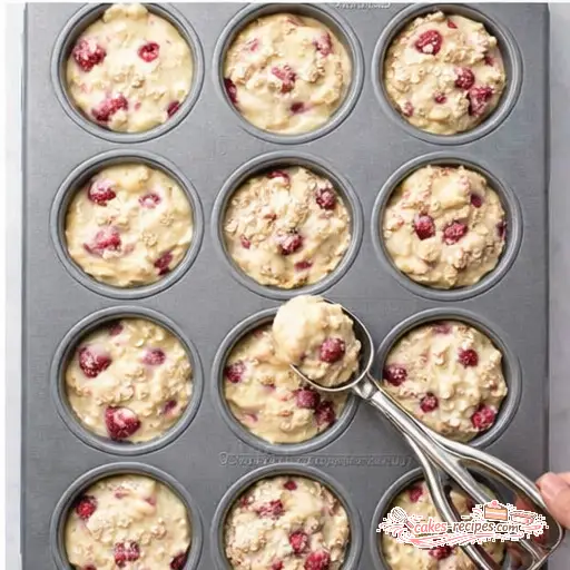 Step 4: Filling the muffin tin with batter