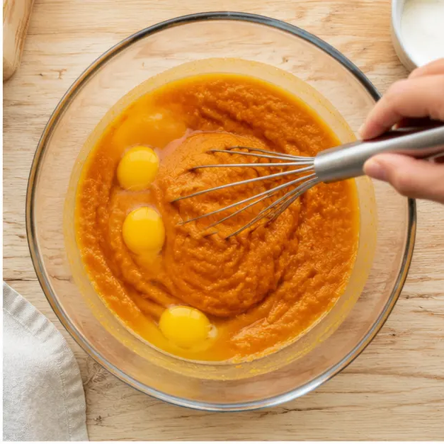 Step 2: Blend wet ingredients until smooth